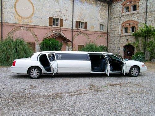 Noleggio Lincoln Limousine in Toscana e Emilia Romagna